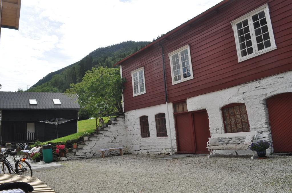 Dosen Gard Hotel Luster Exterior photo